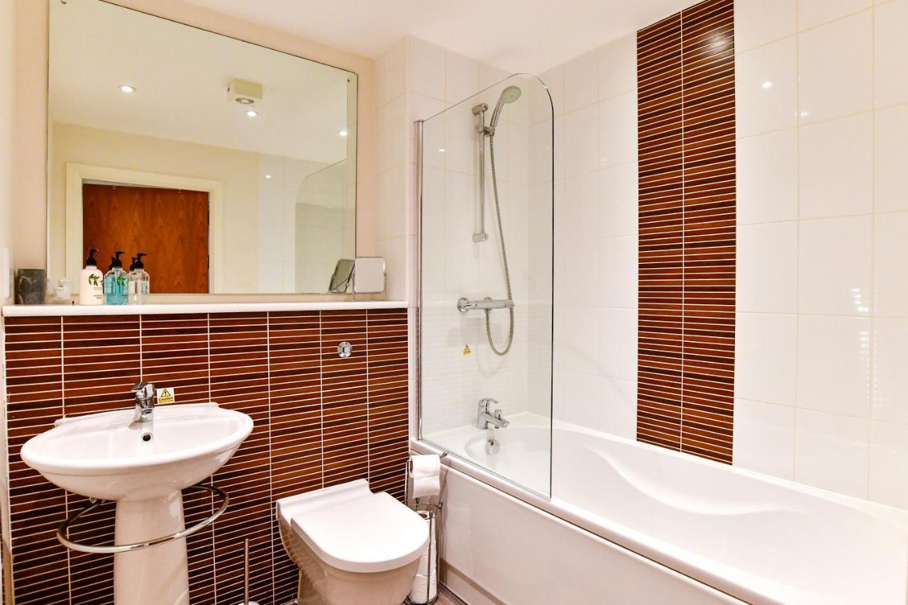 Meridian Quay Apartments, By Jsw Short Stay Swansea Esterno foto