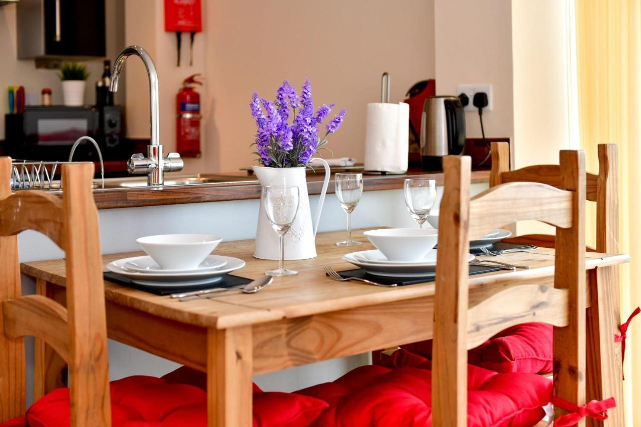 Meridian Quay Apartments, By Jsw Short Stay Swansea Esterno foto