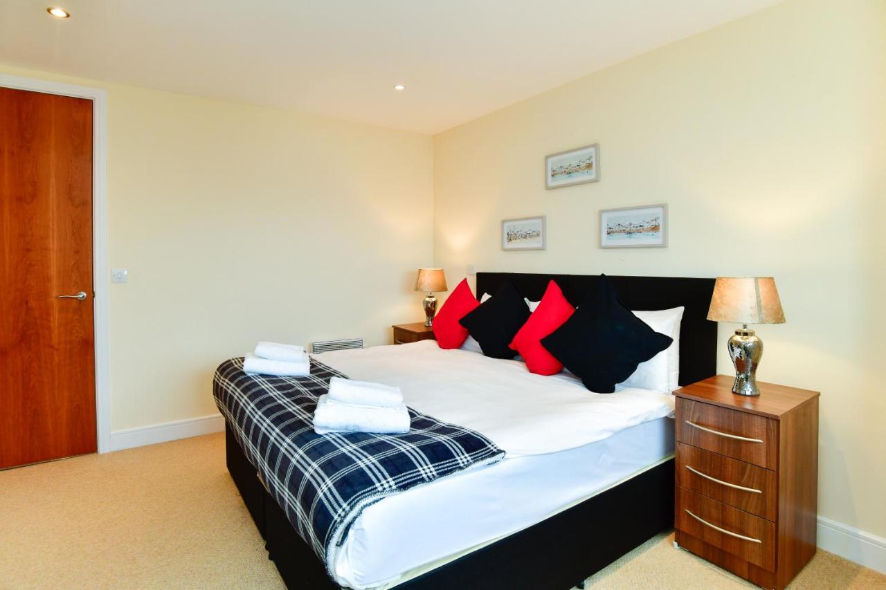 Meridian Quay Apartments, By Jsw Short Stay Swansea Esterno foto